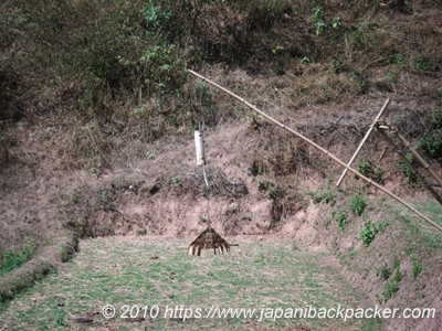 ラオスの鳥獣避け