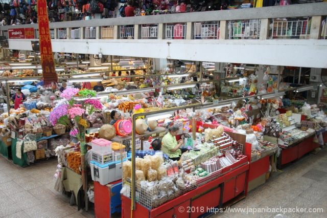 トンヤムライ市場