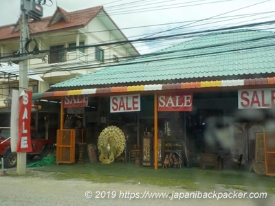 チェンマイの家具屋