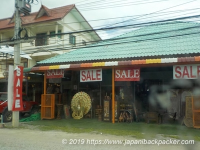 チェンマイの家具屋