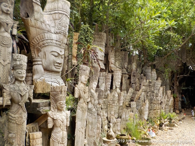 Baan Tipmanee teak carving