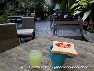 イム ヤム ホステル＆ガーデンの朝食