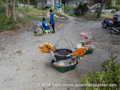 サメット島の焼き鳥屋