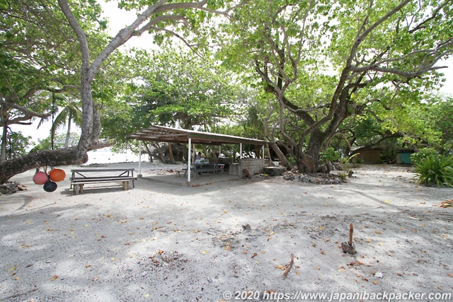 ミクロネシア ブラックコーラル島の休憩所