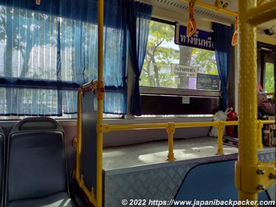 バンコクのバス車内