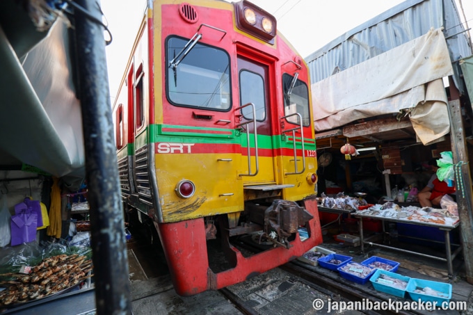 メークロン市場の列車