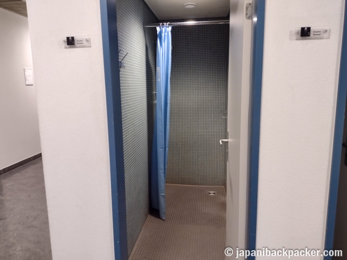 チューリッヒ ユース ホステルのシャワールーム