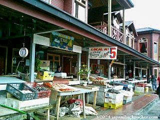 アンヘルモ市場のチーズ屋