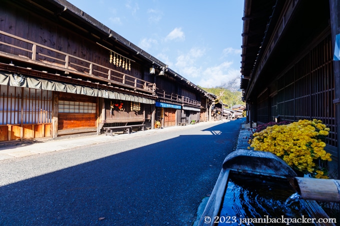 妻籠宿寺下の街並み