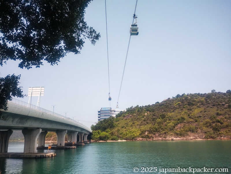 東涌湾のロープウェイ