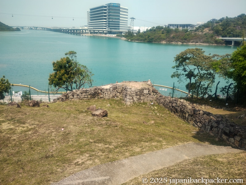 東涌小炮台 (Tung Chung Battery)