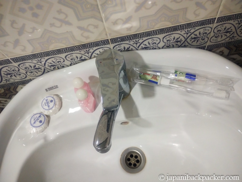 HOTEL UZBEGIMの洗面所