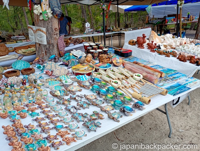 モーリシャスのベニティエ島の土産屋