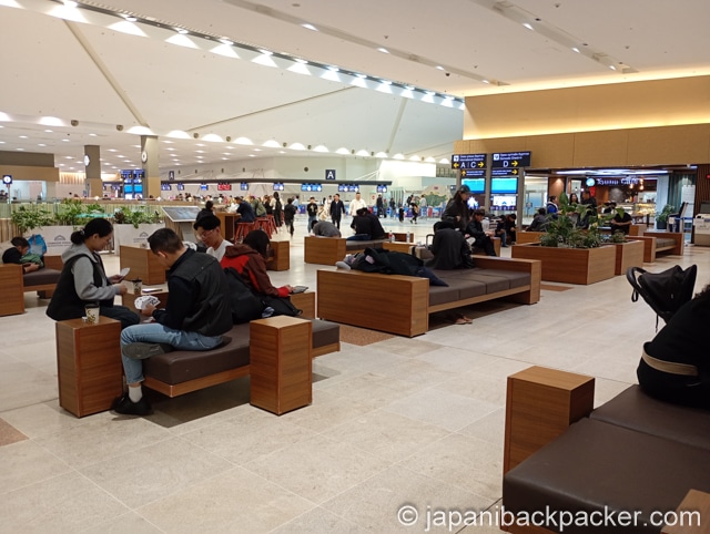 チンギスハーン国際空港の出発ロビー