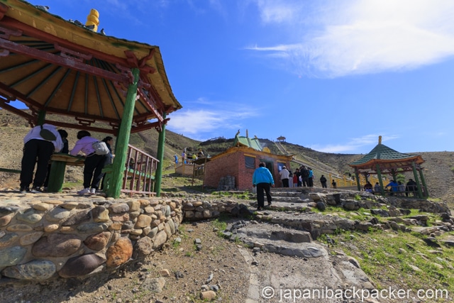 ハンバヤンズルフ山の寺院
