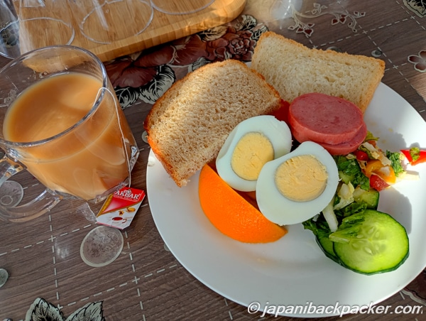 ガヤズゲストハウスの朝食